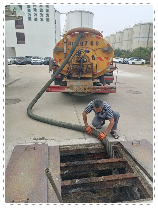 卡若隔油池清掏